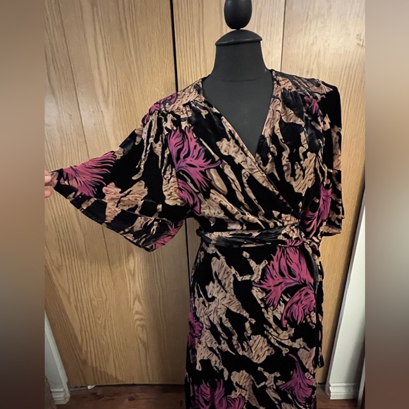 Zara Wrap Dress Blk & Vintage Pink Floral pattern sz M - Picture 6 of 9